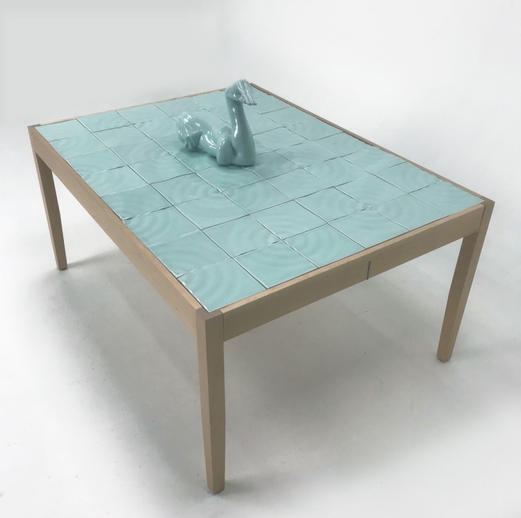 《Celadon·Lake翠湖》100×143.5×109cm/Celadon Ceramic，Wood/2024