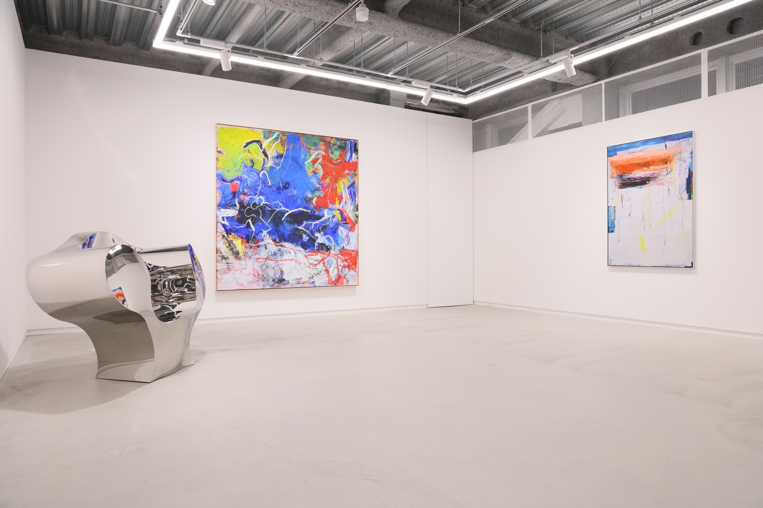 「Art Salon」展示会場写真（rin art association MAEBASHI）