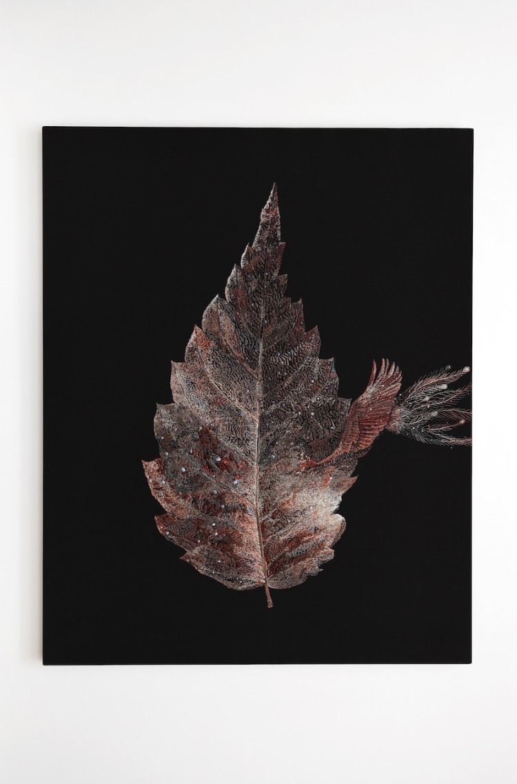 蝸牛あや  鳳凰 2023 100 × 80 × 2.7 cm Silk embroidery on silk cloth
