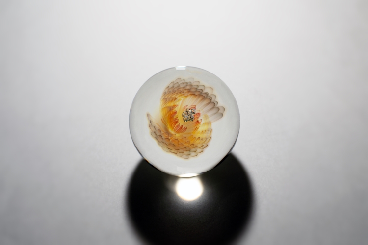 田中福男 Siosai nostalgic 20250418 2025 Φ4.9 cm Borosilicate glass, gold, silver
