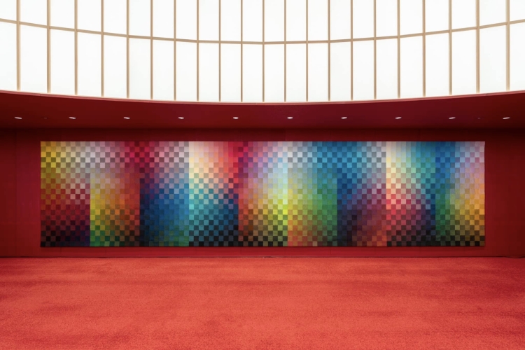 Aya Kawato / 川人綾、CUT: C/U/T_CC-CM_I、2025、綴織・綿・レーヨン、200x900cm 　2025年 大阪・関西万博 迎賓館（ダイニングルーム）　制作・協賛：川島織物セルコン、撮影：守屋友樹