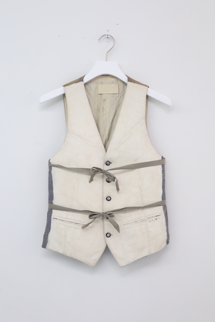 Artisanal White-Painted Vest(Maison Martin Margiela)